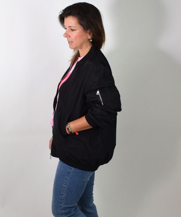 0-BOMBER-oversized-Schwarz-4
