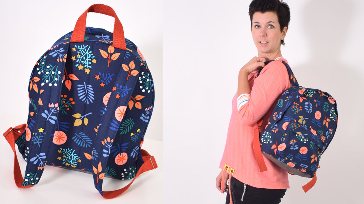 136-retrorucksack-leni-pepunkt-blau-blumen-16-9-b