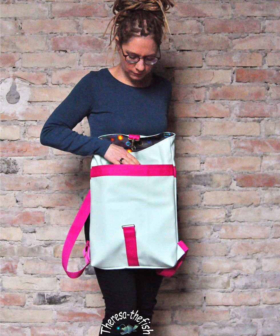 139-messengerrucksack-leni-pepunkt-schnittmuster-grau-shop-teaser-theresathefish