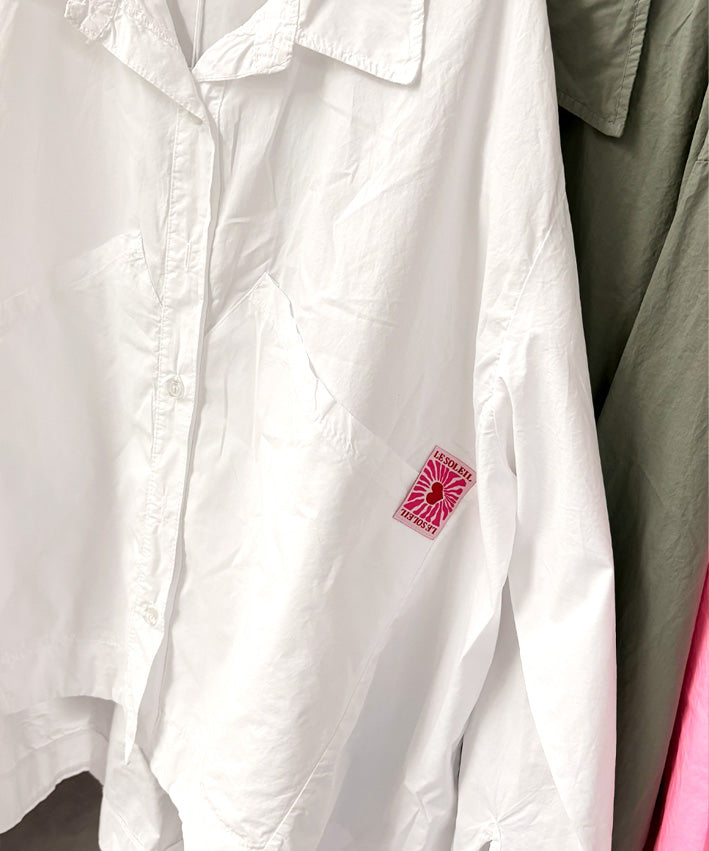 Bluse mit groer Tasche Teaser 4