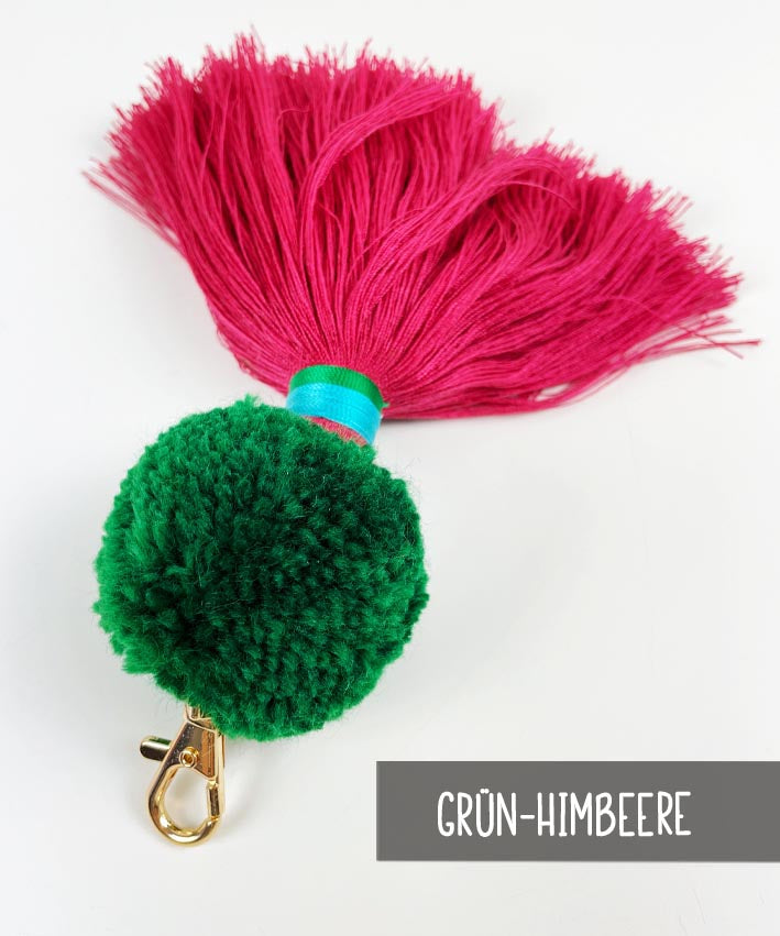 Bommel-Taschenanhanger-grun-himbeere-bild-1-leni-pepunkt
