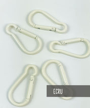 Bunte-Karabiner-Ecru-leni-pepunkt