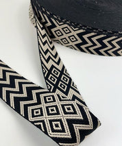 Gurtband-5-cm-diamonds-black-ecru-1