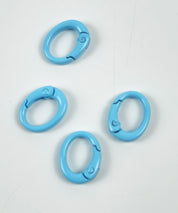 Karabiner-Oval-div-Farben-hellblau