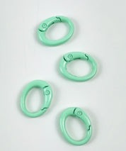 Karabiner-Oval-div-Farben-mint