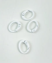 Karabiner-Oval-div-Farben-weiss