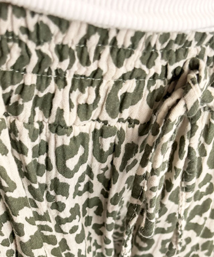 Musselinhose Leo Teaser 2