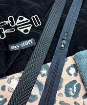 NP604 Crossbody Stepper Schwarz leni pepunkt 1