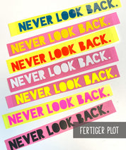 fertiger-plot-leni-pepunkt-never-look-back