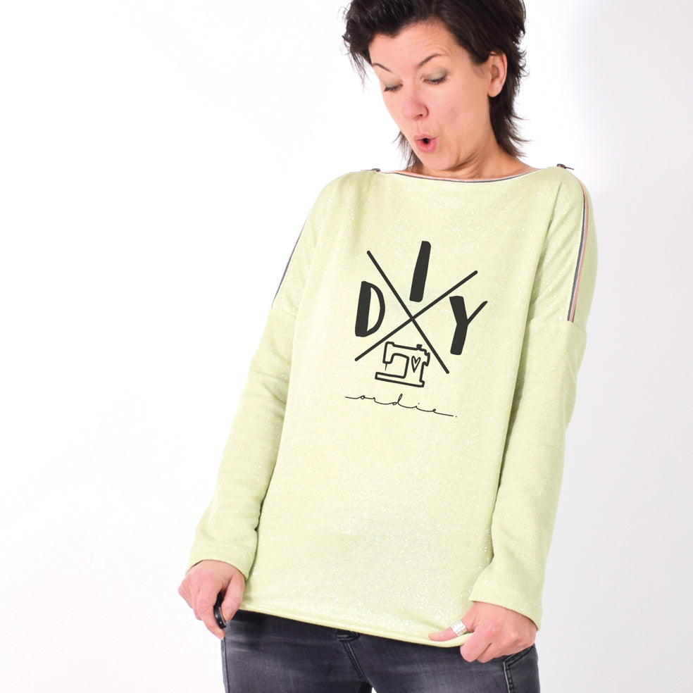 freebie-plot-8211-diy-or-die-8211-leni-pepunkt-schnittmuster-aufreisserpulli-1