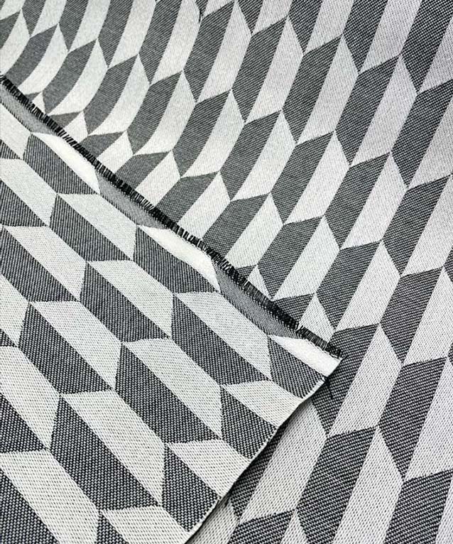 geometric-luxor-teaser-weiss-1