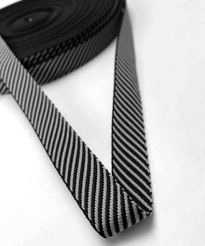 gurtband-black-and-grey-diagonal-2cm-3-leni-pepunkt