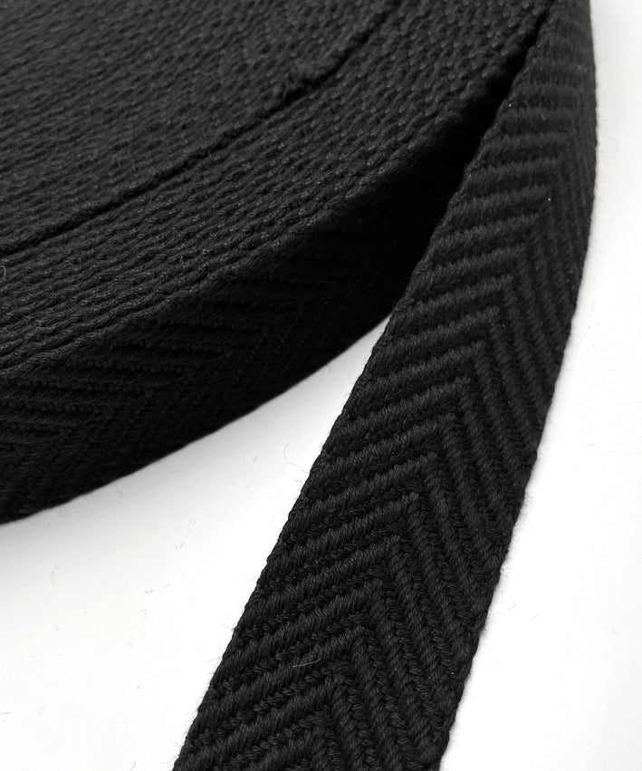gurtband-black-arrow-4cm-leni-pepunkt