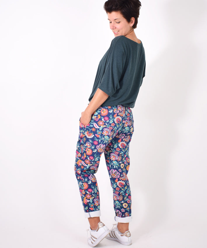 joggerhose-schnittmuster-leni-pepunkt-paisley_blau-shop-teaser-1