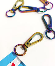 karabiner-12mm-regenbogen-2-leni-pepunkt