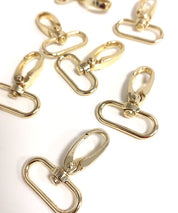 karabiner-3cm-gold-2-leni-pepunkt