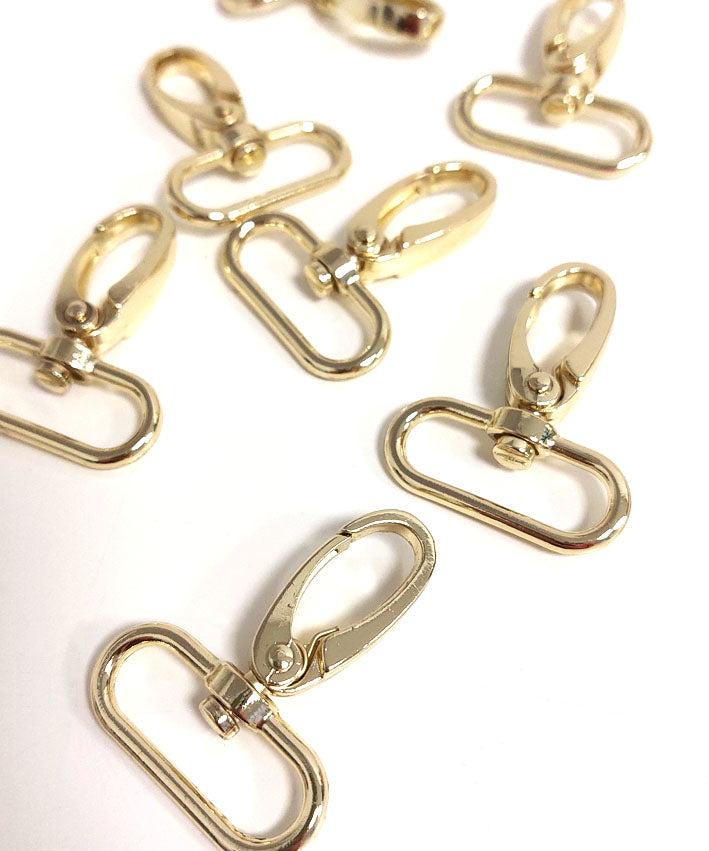 karabiner-3cm-gold-2-leni-pepunkt