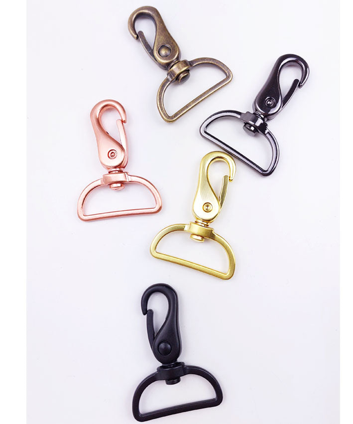 karabiner-glamour-40-mm-teaser-leni-pepunkt