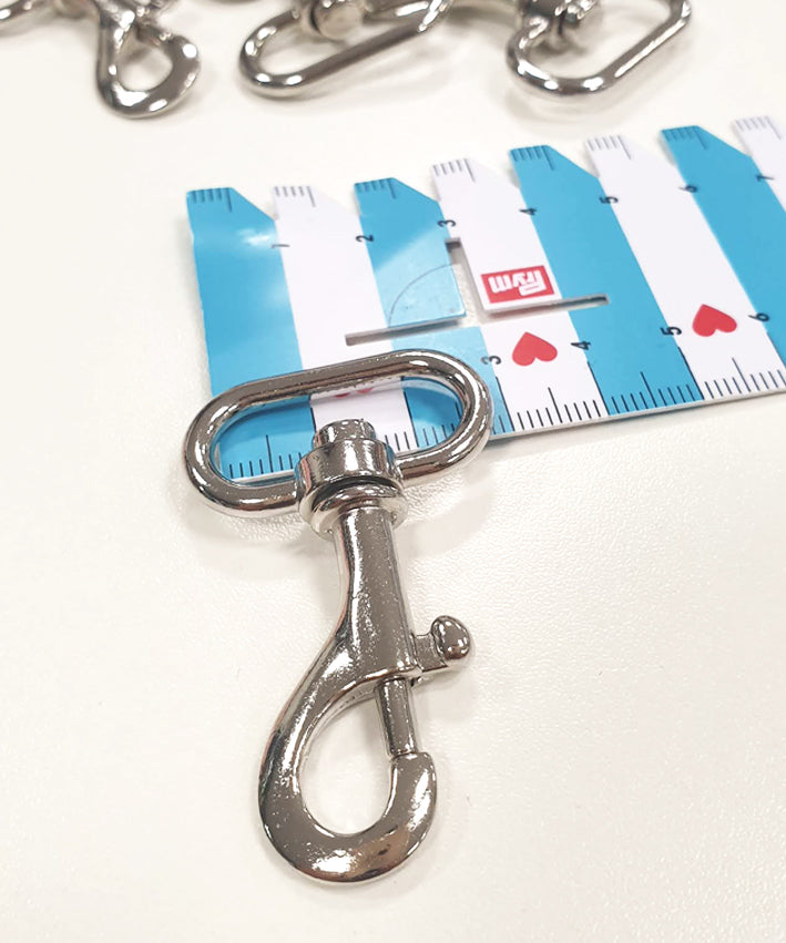 karabiner-silber-25-mm-teaser-3-shop-leni-pepunkt