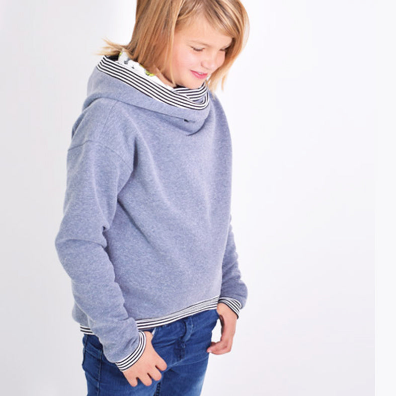 oversizedpulli4teenies-schnittmuster-leni-pepunkt-grau_skater-1-1