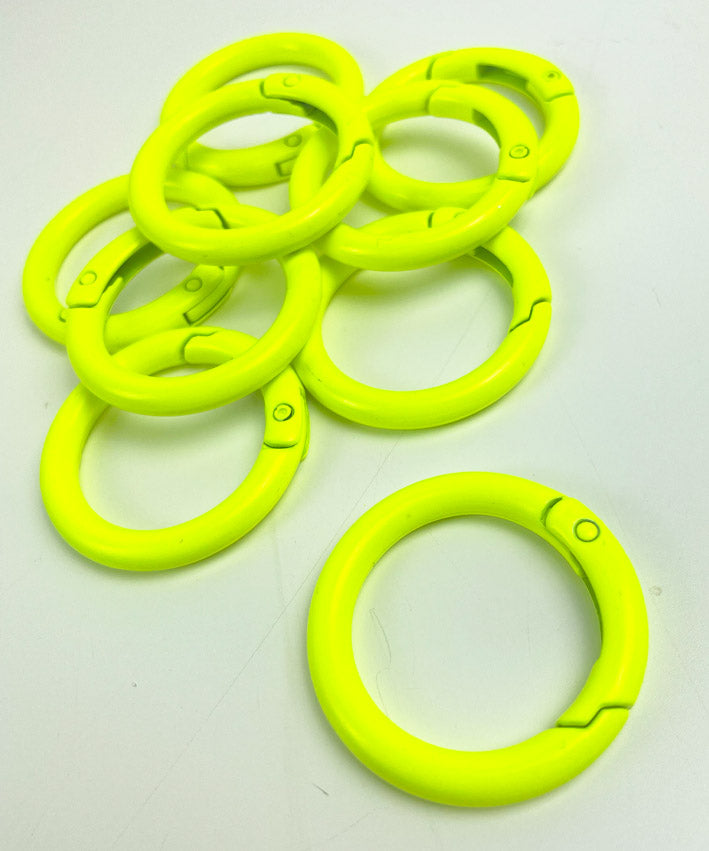 taschenring-lackiert-2-farben-leni-pepunkt-teaser-1