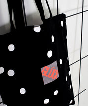 tote-bag-leni-pepunkt-patches-jutebeutel-schwarz-2
