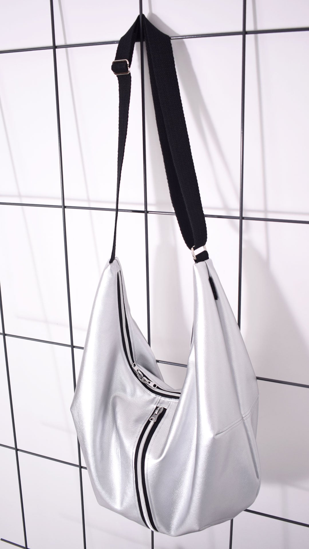 zipperbag-leni-pepunkt-schnittmuster-silber-story1